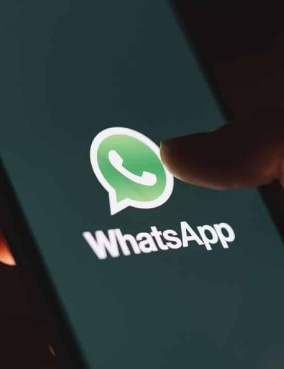 Funcionária cristã receberá R$ 3 mil após ser alvo de perseguição religiosa com figurinha em grupo de WhatsApp da empresa