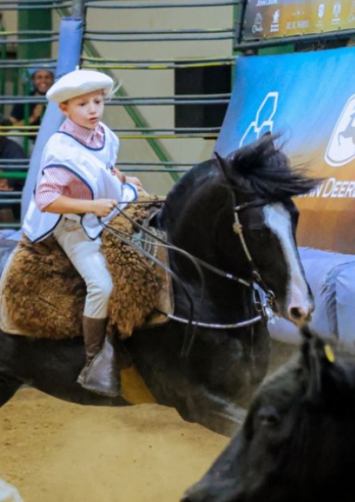 Menina que doma cavalos, ganha competição e escreve carta para Jesus