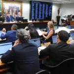 Câmara reage ao STF e aprova PL que reduz poder de decisões individuais de ministros