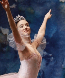 Quem é a brasileira mais jovem bilionária, segundo a Forbes