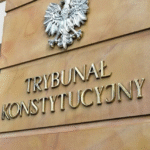 Polônia proíbe existência do Partido Comunista no país