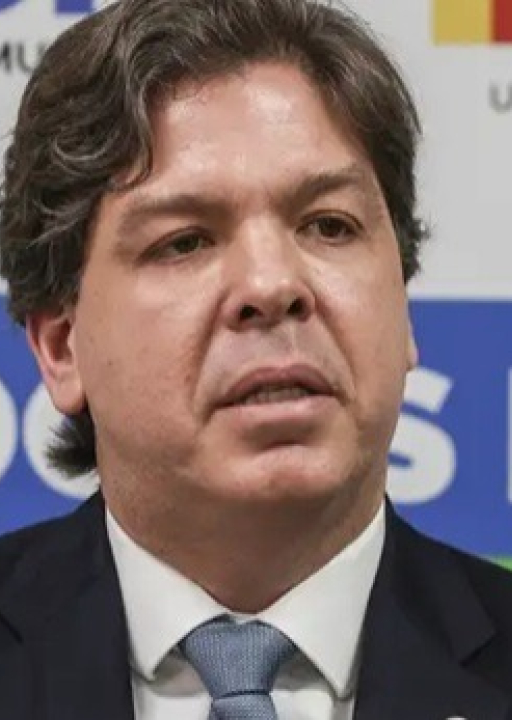 Ministro diz que regulamentar redes é ‘prioridade’ e governo prepara texto