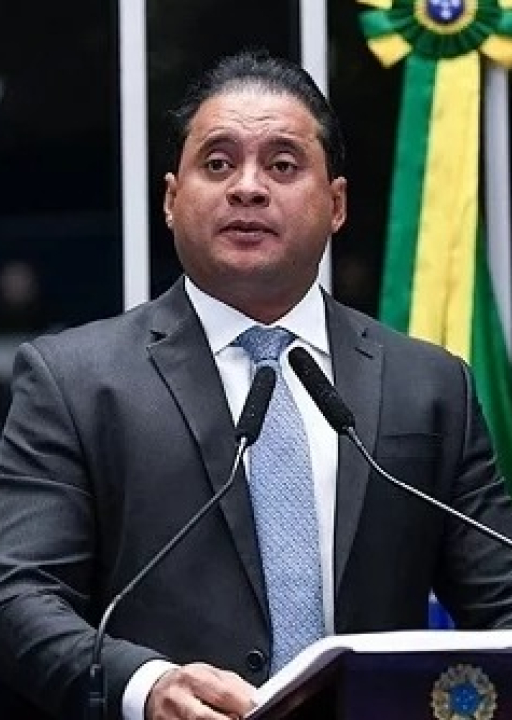 Vice-líder do PT no Senado ergue patrimônio milionário em município carente do Maranhão