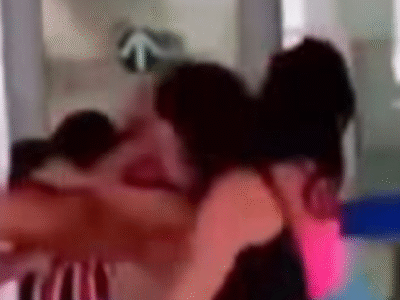 Barraco no Banco: Esposa descobre traição e se une com amantes para agredir marido; VEJA VÍDEO