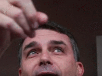 Flávio Bolsonaro revela o ‘preço’ que o faria desistir de canditatura