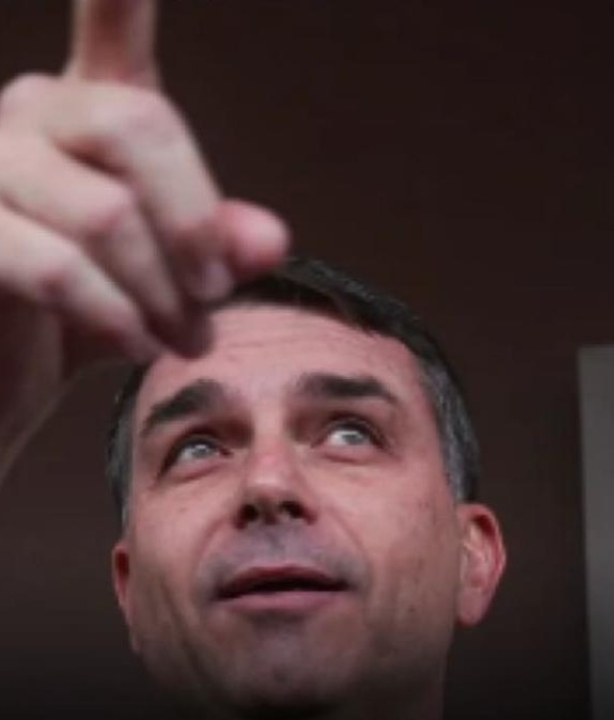 Flávio Bolsonaro revela o ‘preço’ que o faria desistir de canditatura