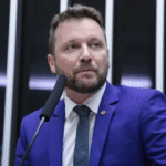 ‘Quem não gosta do nome de Flávio Bolsonaro, vote em ladrão de aposentado’, diz deputado Maurício Marcon