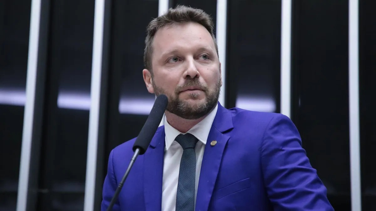 ‘Quem não gosta do nome de Flávio Bolsonaro, vote em ladrão de aposentado’, diz deputado Maurício Marcon