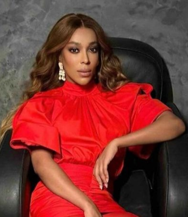 Erika Hilton é eleita a mulher do ano de 2025 por revista