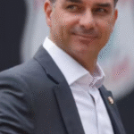 Flávio Bolsonaro diz que, se eleito, dará continuidade ao que foi feito por Guedes na economia