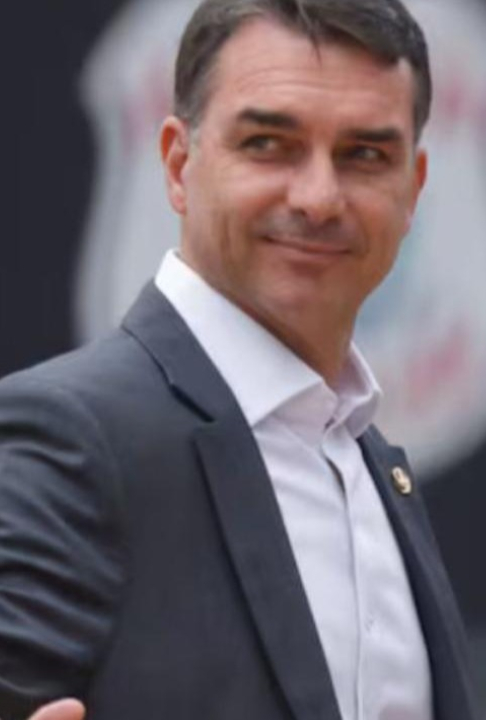 Flávio Bolsonaro diz que, se eleito, dará continuidade ao que foi feito por Guedes na economia