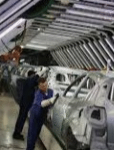 Governo avalia elevar tarifas para carros e aço