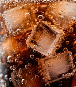 Refrigerante zero: novo estudo apresentado à Sociedade Europeia de Endoscopia Gastrointestinal sugere que pode elevar em 60% o risco de desenvolver esteatose hepática. Veja Com nutricionista do Albert Einsten, doenças e riscos