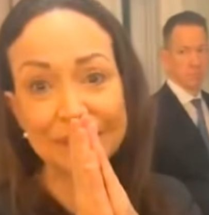 Após fugir da Venezuela; Maía Corina aparece em Oslo e é ovacionada; VEJA VÍDEO