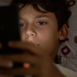 Adeus forçado: Austrália desliga adolescentes das redes sociais