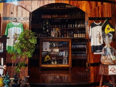 Região de Marília celebra tradição com mestres da cachaça e experiências únicas. No total são cinco representantes na nova rota temática lançada pelo Governo de SP. Conheça