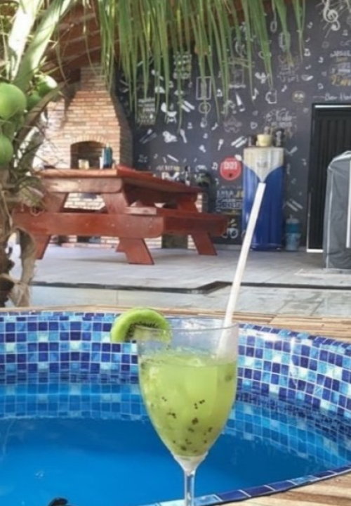 Sem grana? Faça você mesmo! Monte uma piscina de luxo com caixa d’água e não passe mais calor; VEJA VÍDEO