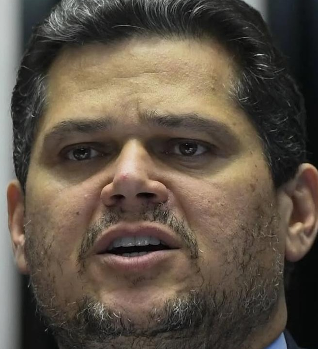 Alcolumbre: É ofensivo insinuar que cargos resolvem aprovação de Messias