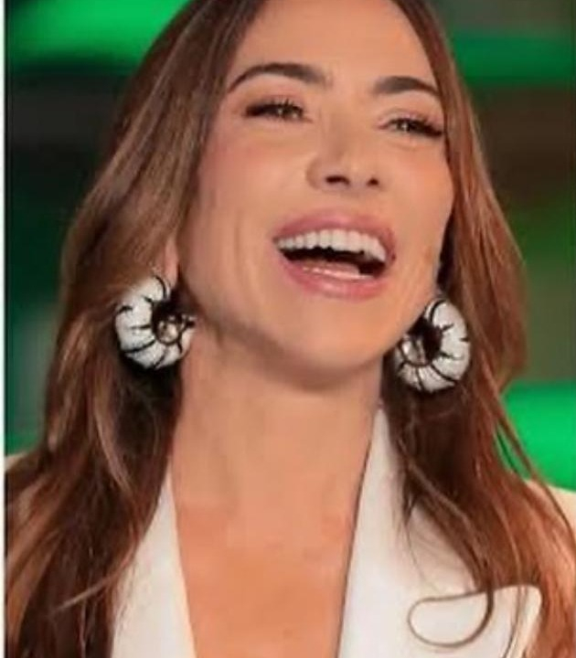 TIRO NO PÉ: Patrícia Abravanel perde 1 milhão de seguidores após receber Lula e Janja