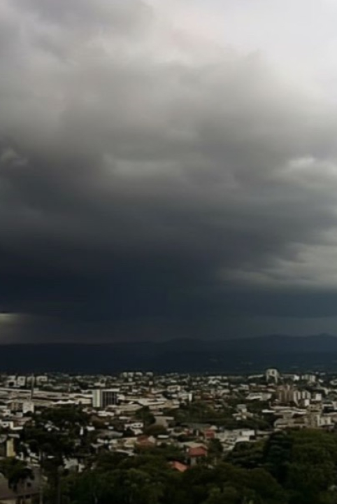 Chuvarada’ pós-ciclone: ZCAS acende alerta para alagamentos em 4 estados na semana; veja onde