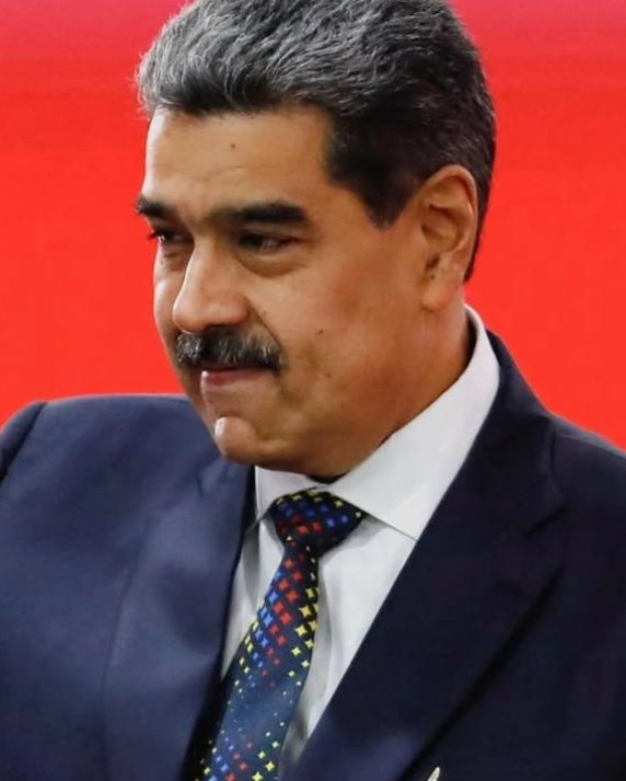 EUA sugeriram que Maduro fosse para a Rússia. ‘Demos a oportunidade de sair’, diz senador a CNN