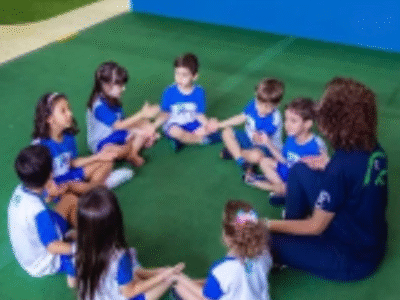 EDUCACÃO NA ERA DIGITAL: COMO O COLÉGIO REALIZE MAIS NAVEGA COM AFETO E AMOR PELAS NOVAS TECNOLOGIAS