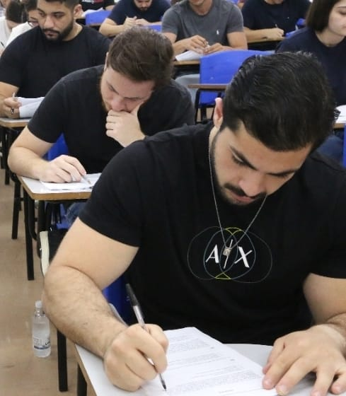 HBU realiza processo seletivo da Residência Médica em duas fases com etapas teórica e prática. São vagas em diversas especialidades e integra ensino e prática profissional em um ambiente hospitalar completo