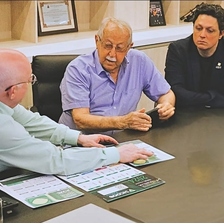 Horário do Comércio. Associação Comercial alerta comerciantes para mudança no calendário deste ano e começo de 2026 para dois dias. Fiquem atentos, e inclusive consumidores