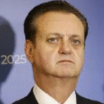 Kassab afirma que Tarcísio comete erro ao não se afastar de Bolsonaro e da direita: ‘pode perder’