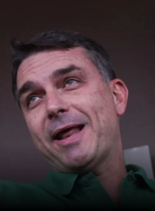 Flávio Bolsonaro estreia agenda internacional ao lado de Netanyahu