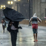 Frente fria muda o tempo e amplia risco de temporais no Brasil