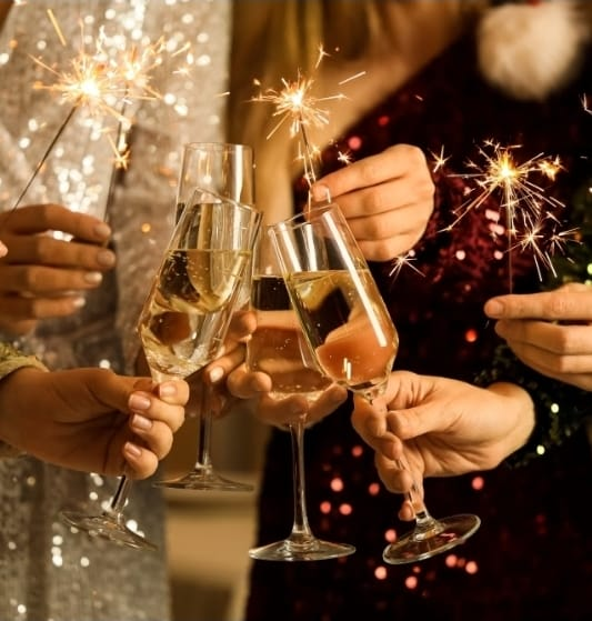 Como lidar com a pressão emocional de ter um “feliz” Natal e Ano Novo, quando existe uma expectativa coletiva de felicidade. Só que emoções não seguem calendário. Veja como atravessar esse período com mais leveza