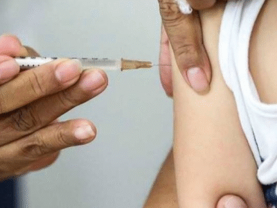 Líder do FDA associa vacinas da covid a mortes infantis e defende mudança urgente nas regras, segundo declaração