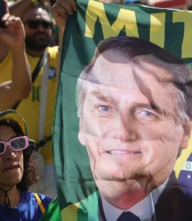 General publica mensagem e afirma que bolsonaristas têm ‘deficiência cultural’