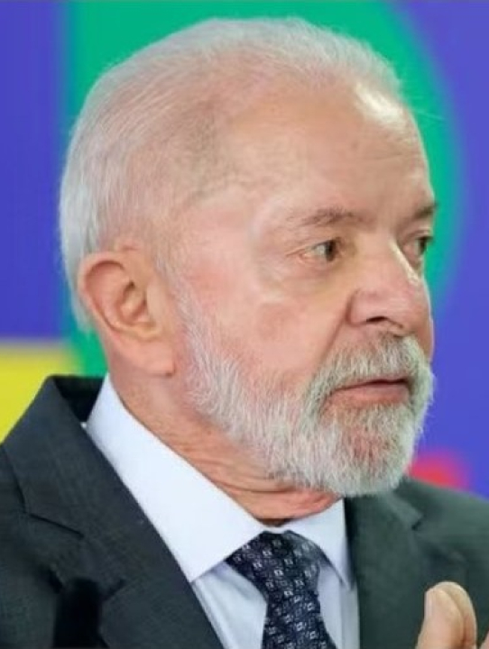 Nova pesquisa aponta números em eventual 2º turno entre Lula e Flávio; CONFIRA