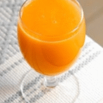 Suco de laranja é aliado da saúde cardiovascular, aponta uma das pesquisas mais recentes, publicada no Molecular Nutrition. Beneficia vasos e reduz inflamação. Veja melhores formas de consumo