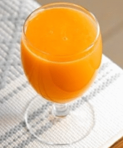Suco de laranja é aliado da saúde cardiovascular, aponta uma das pesquisas mais recentes, publicada no Molecular Nutrition. Beneficia vasos e reduz inflamação. Veja melhores formas de consumo