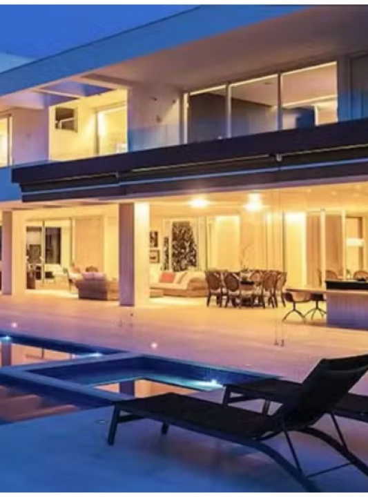 PURO LUXO: Conheça a mansão de R$ 36 milhões em que Vorcaro recebeu Alexandre de Moraes e outros políticos em Brasília; VEJA