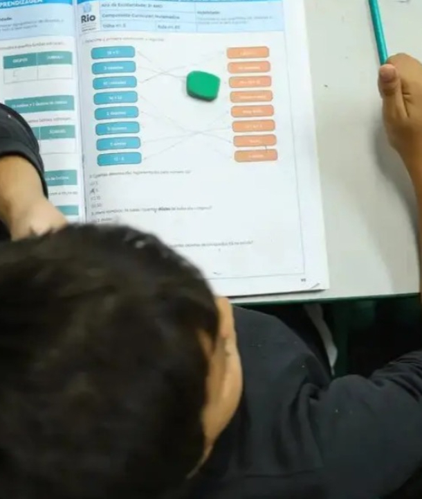 Como a esquerda tenta manter o monopólio ideológico na educação