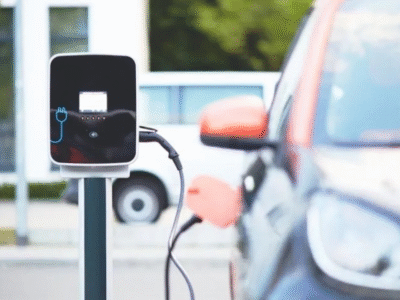 Brasil aumenta imposto para painéis solares e carros elétricos; VEJA QUANTO