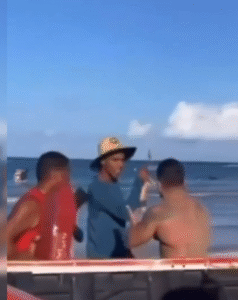 Turistas relatam abusos em praias turísticas: Cadeira de R$ 200 e pastel de R$ 150