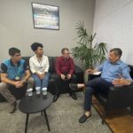 Representantes da Igreja Adventista de Rio Preto visitam a Prefeitura de Marília e apresentam o intercâmbio que faz parte das ações de um grupo de jovens que está dando orientações de saúde e vendendo livros