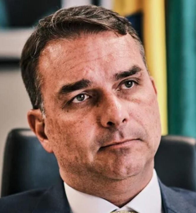 Último ato de Lewandowisk foi mandar investigar Flávio Bolsonaro por dizer que Lula é ligado a Maduro