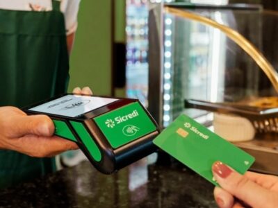 Máquinas de cartões do Sicredi registram recorde em transações no Natal e na Black Friday. Somaram mais de R$ 15 bilhões em movimentações nas duas datas. Confira !