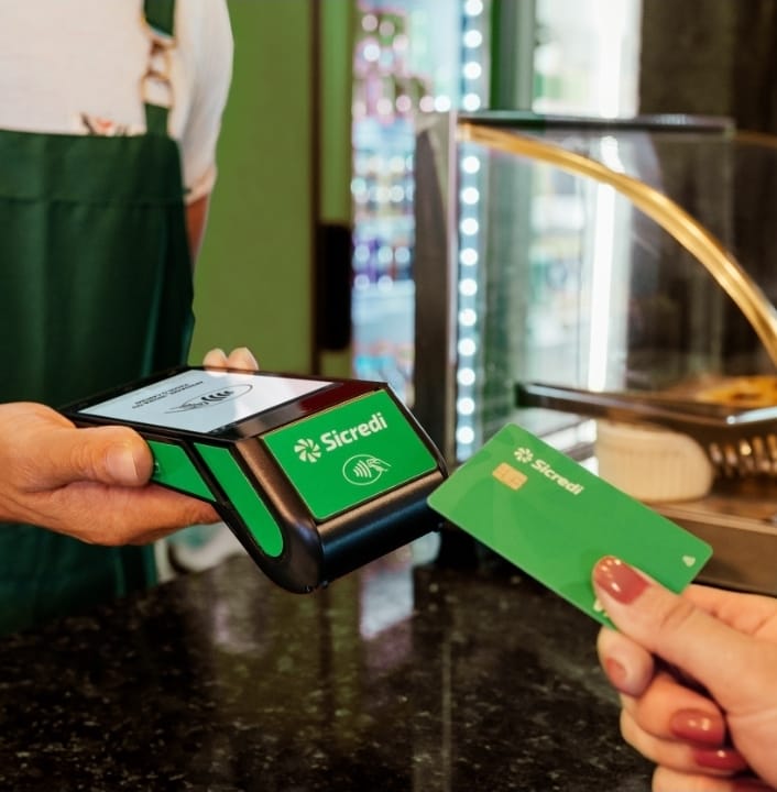 Máquinas de cartões do Sicredi registram recorde em transações no Natal e na Black Friday. Somaram mais de R$ 15 bilhões em movimentações nas duas datas. Confira !