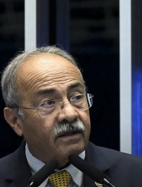 No momento, você está visualizando PGR pede fim de investigação contra senador flagrado com dinheiro na cueca