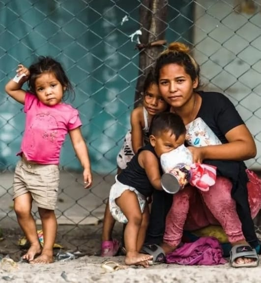 Tragédia venezuelana: socialismo, tirania política, assistencialismo, tirania policial, das Forças Armadas, Parlamento e do Judiciário estão todos conectados