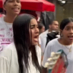 JOVENS CRISTÃOS VÃO AS RUAS E DECLARAM: ‘JESUS É O SENHOR DA VENEZUELA’; VEJA VÍDEO