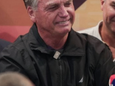 Bolsonaristas criticam apoio ‘envergonhado’ de Tarcísio à pré-campanha de Flávio