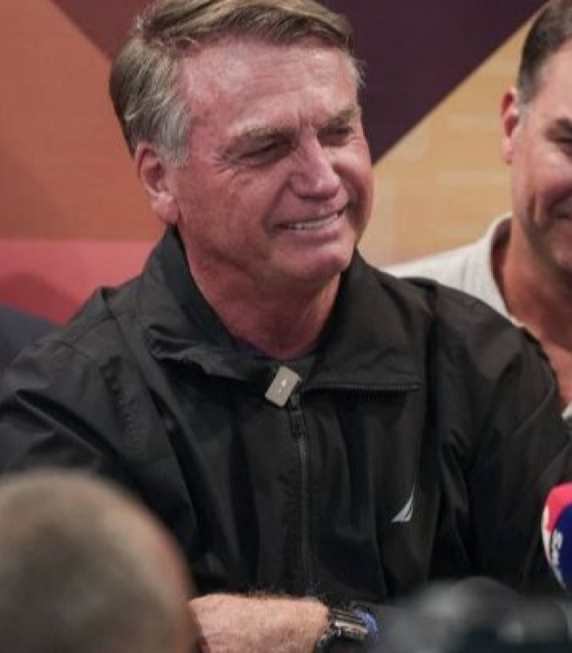 Bolsonaristas criticam apoio ‘envergonhado’ de Tarcísio à pré-campanha de Flávio